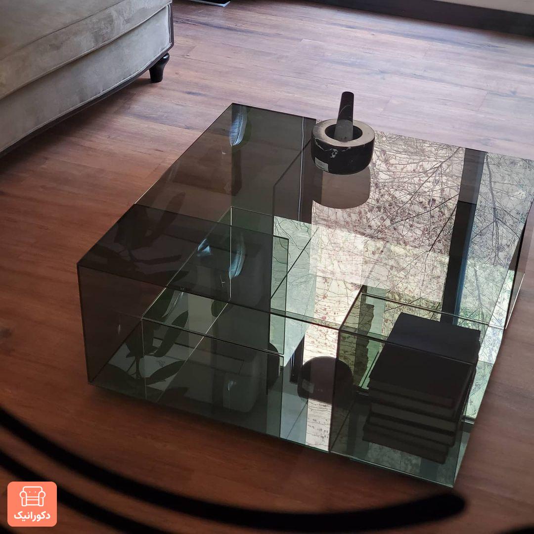 میز شیشه ای با طراحی زیبا